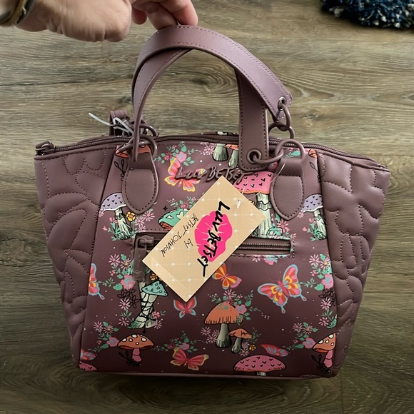 Luv betsey purse shop